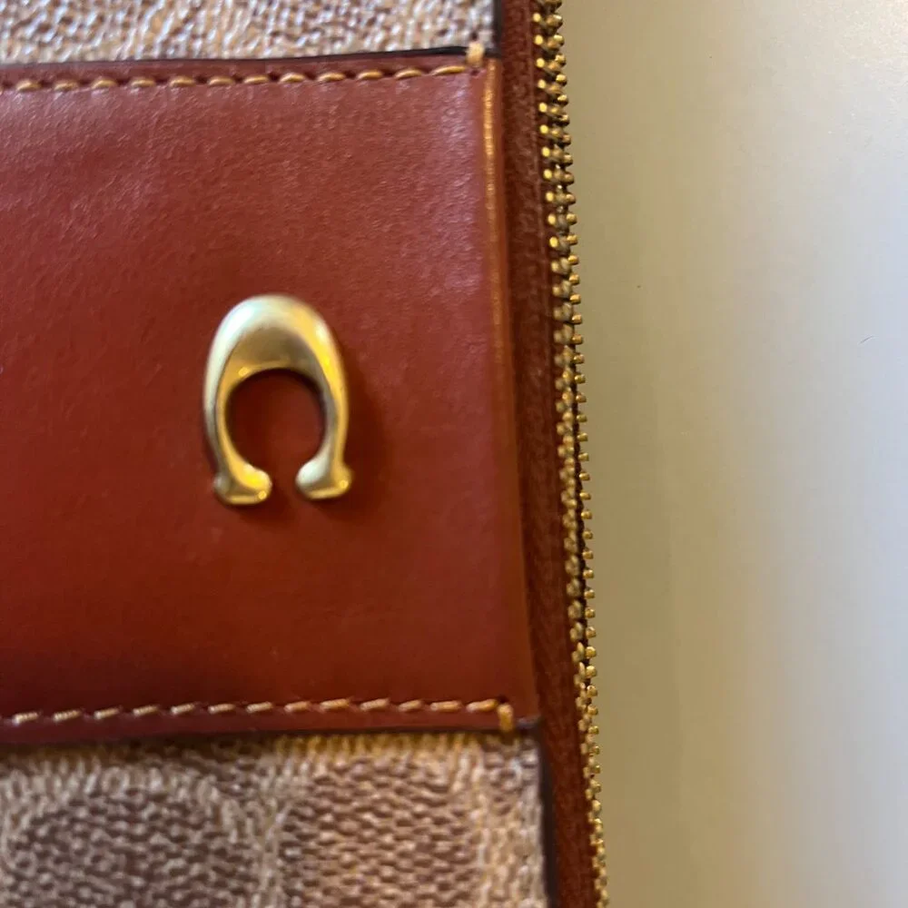 Coach Double Zip Wallet In Signature Canvas - Picture 8 of 10